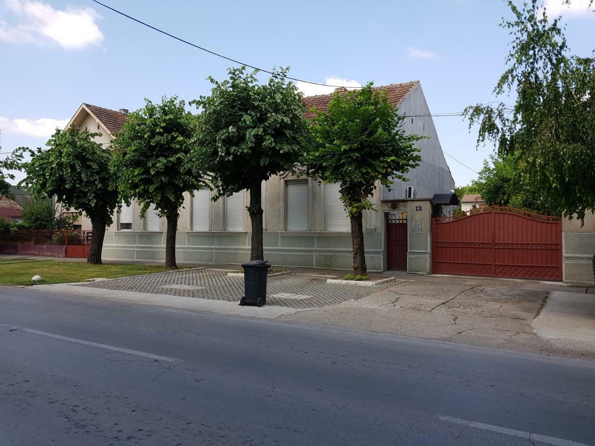 Apartman Vila Milica Kikinda Extérieur photo
