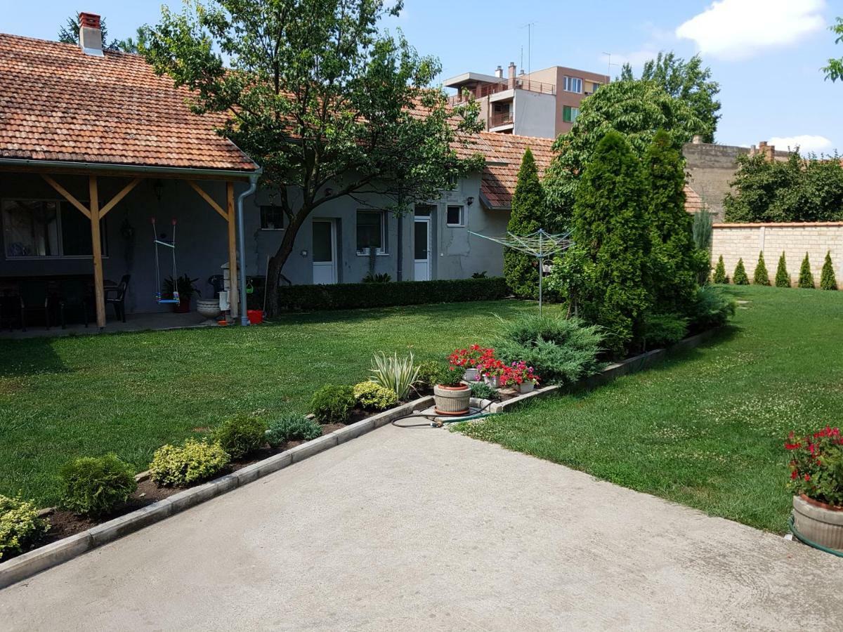 Apartman Vila Milica Kikinda Extérieur photo
